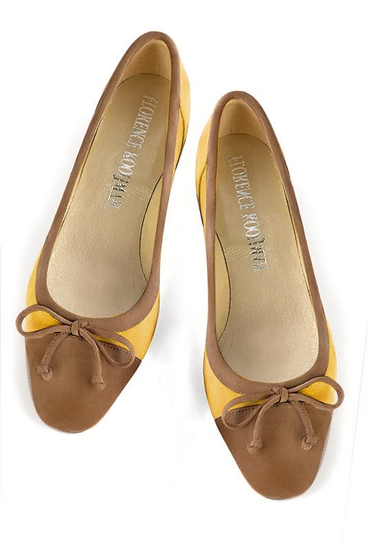 Camel beige and yellow women's ballet pumps, with low heels. Square toe. Flat flare heels. Top view - Florence KOOIJMAN